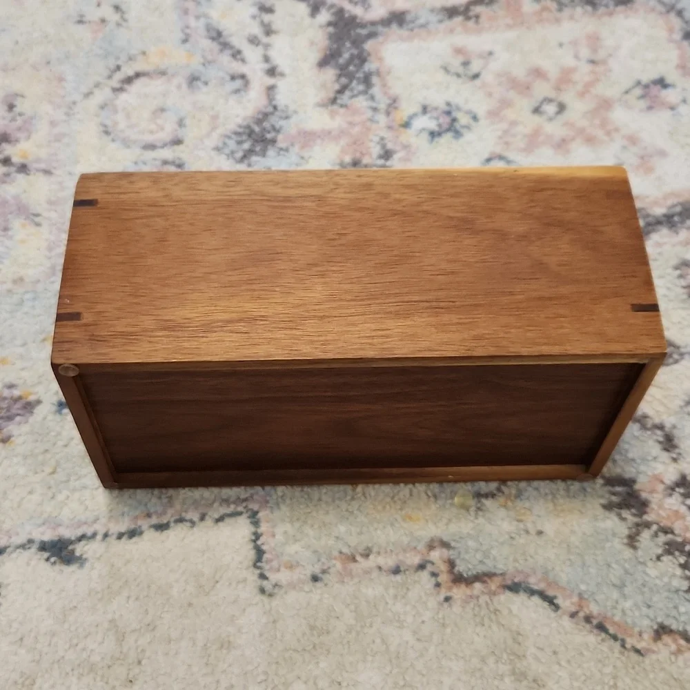 N/A wood makeup